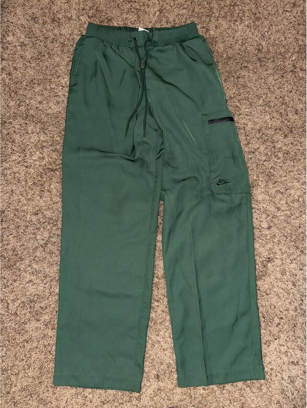 Nike Men’sSportswear Tech Pack Green Woven Utility Pants